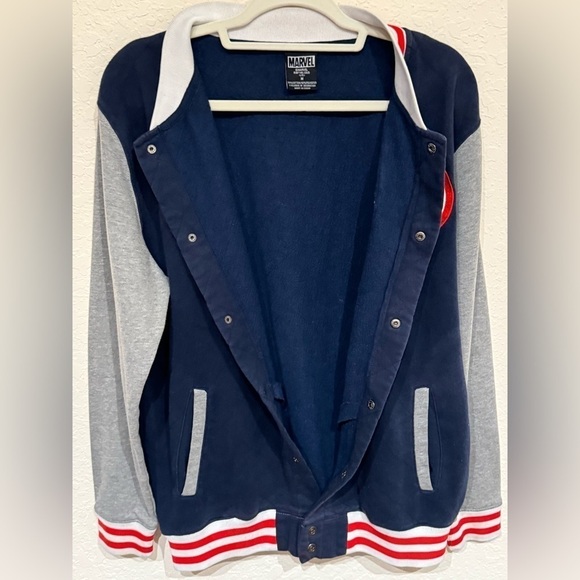 Marvel Captain America Red White Blue Gray Sleeves Varsity Jacket Men’s Size M - Picture 8 of 9